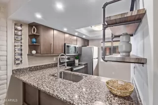 Photo #3: 6744185 Listing 