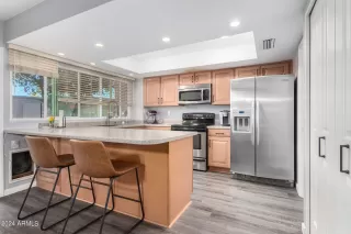 Photo #3: 6744201 Listing