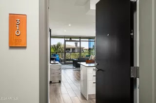 Photo #3: 6744298 Listing