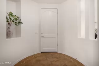 Photo #5: 6744465 Listing