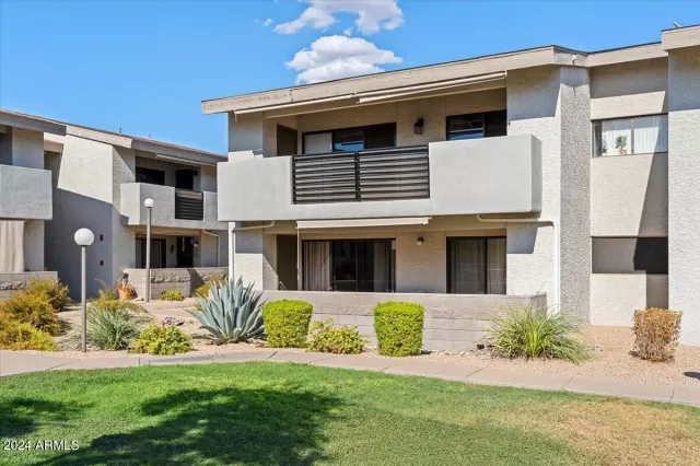 MLS: 6744604 Condo For Sale