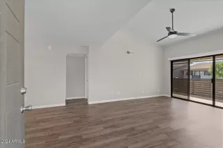 Photo #4: 6744604 Listing