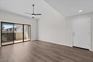 Photo #6: 6744604 Listing