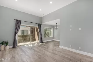 Photo #4: 6744842 Listing 