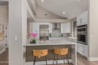 Photo #6: 6744856 Listing