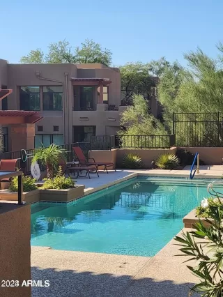 Photo #5: 6744882 Listing