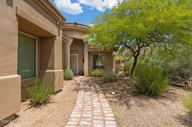 MLS: 6744886 Condo For Sale