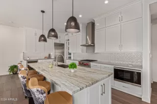 Photo #6: 6745430 Listing 