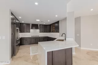 Photo #2: 6745575 Listing