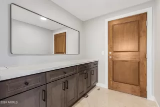 Photo #5: 6745575 Listing