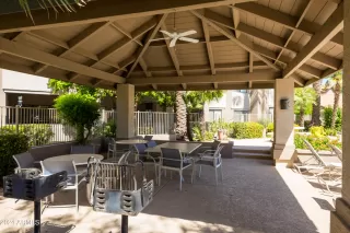 Photo #6: 6745896 Listing