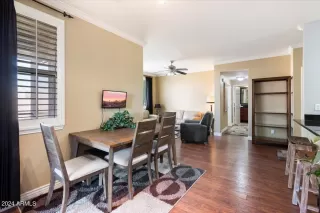 Photo #5: 6746323 Listing