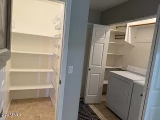 Photo #5: 6746341 Listing