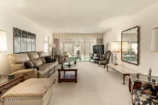 Photo #3: 6746367 Listing