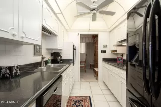 Photo #6: 6746367 Listing