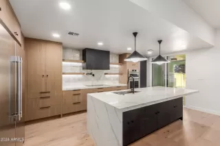 Photo #3: 6746737 Listing