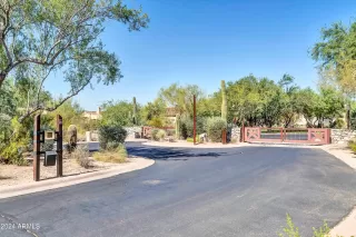 Photo #2: 6746787 Listing