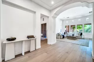 Photo #6: 6746787 Listing