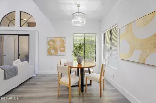 Photo #3: 6746802 Listing