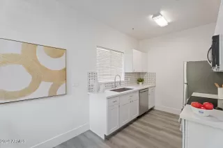 Photo #5: 6746802 Listing