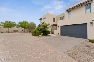 Photo #1: 6746956 Listing