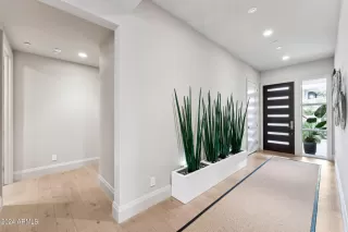 Photo #4: 6746956 Listing