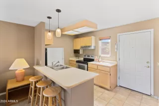 Photo #2: 6746998 Listing 