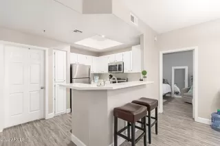 Photo #5: 6747049 Listing