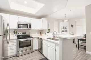 Photo #6: 6747049 Listing