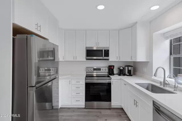 MLS: 6747268 Condo For Sale