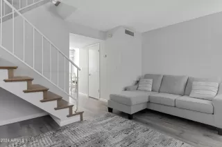 Photo #3: 6747268 Listing