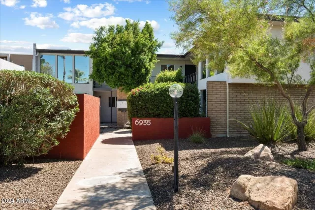 MLS: 6747527 Condo For Sale