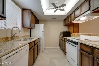 Photo #6: 6747582 Listing