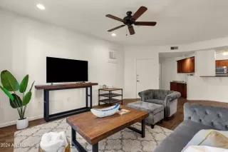 Photo #2: 6747664 Listing 