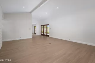 Photo #2: 6747708 Listing 