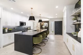 Photo #5: 6747929 Listing 