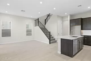 Photo #2: 6747978 Listing 