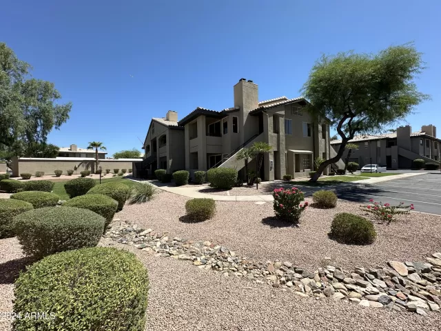 MLS: 6748035 Condo For Sale