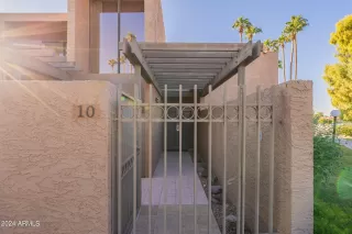 Photo #2: 6748101 Listing