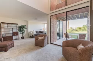 Photo #4: 6748101 Listing