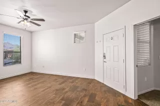 Photo #5: 6748160 Listing