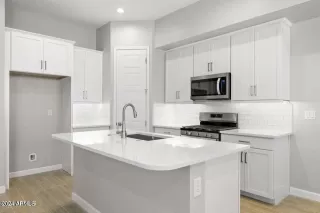 Photo #2: 6748471 Listing 