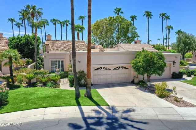 MLS: 6748613 Condo For Sale