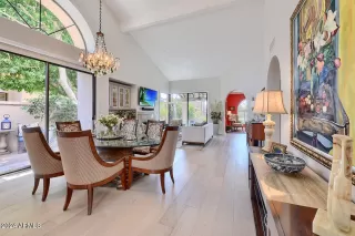 Photo #6: 6748613 Listing