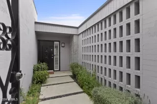 Photo #3: 6748691 Listing