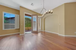 Photo #4: 6748855 Listing