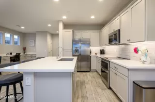 Photo #3: 6748886 Listing