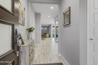 Photo #4: 6748939 Listing