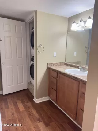 Photo #6: 6748957 Listing