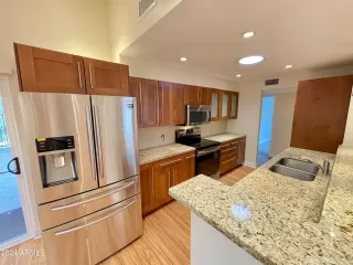 Photo #1: 6749184 Listing 